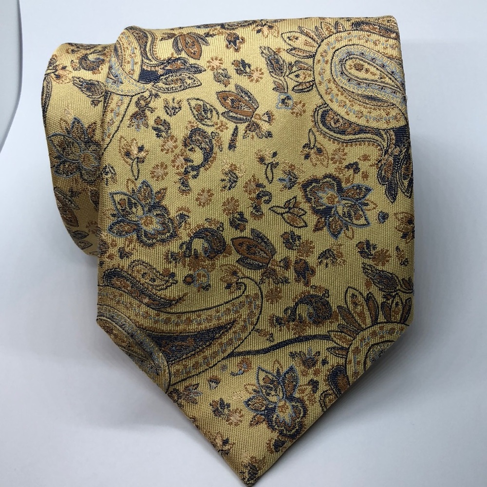 Nautica Delicate Paisley Design Gold Silk Tie